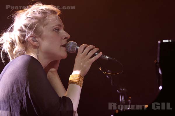 AGNES OBEL - 2011-11-02 - PARIS - Casino de Paris - 